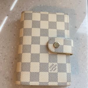 Small planner/wallet!